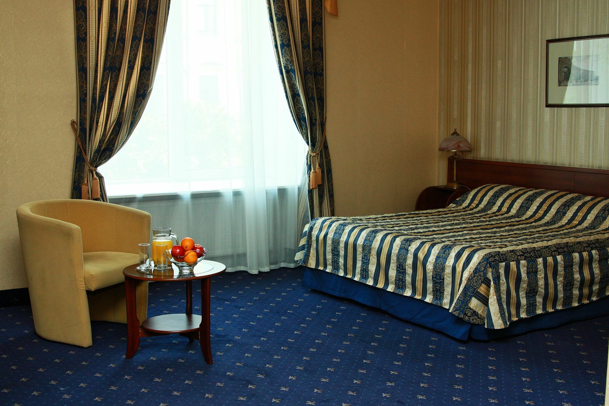 Belvedere Nevsky Business Hotel St. Petersburg Oda fotoğraf